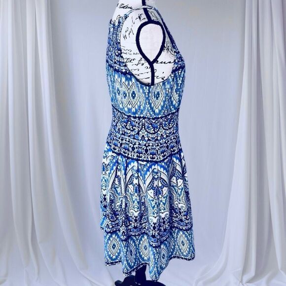 Vince Camuto Women’s 14 Blue & White Geometric Print Sleeveless Halter Dess Fit - Picture 2 of 9